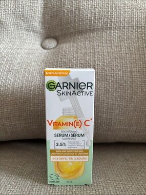 BNIB Garnier SkinActive Vitamin C Brightening Serum